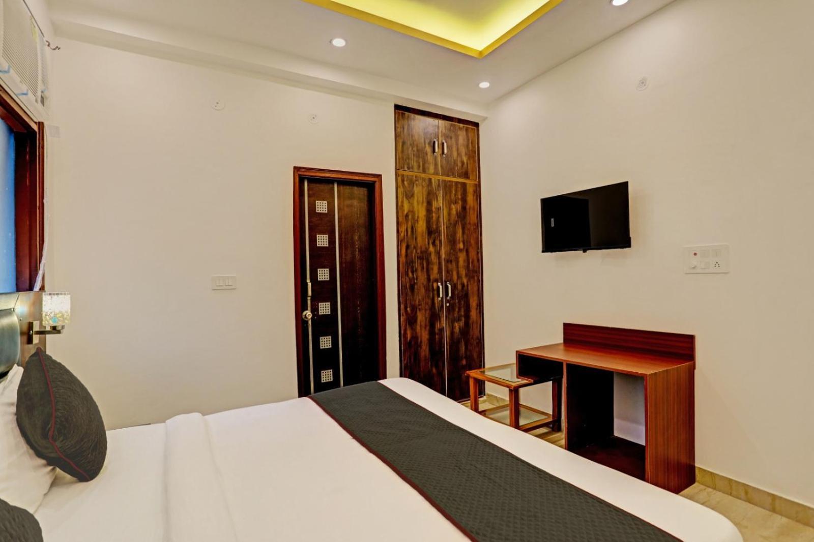 Rose Park Hotel New Delhi